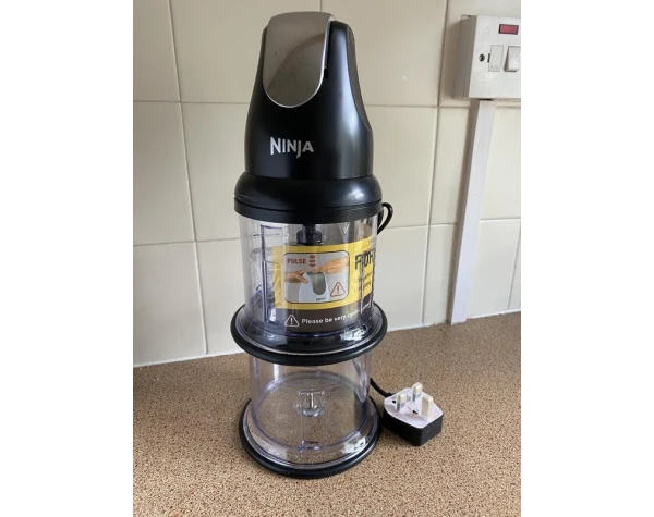 Ninja Food Chopper Express Chop with 200-Watt, 16-Ounce Bowl for Mincing, Chopping, Grinding, Blending and Meal Everything Else - Image 3